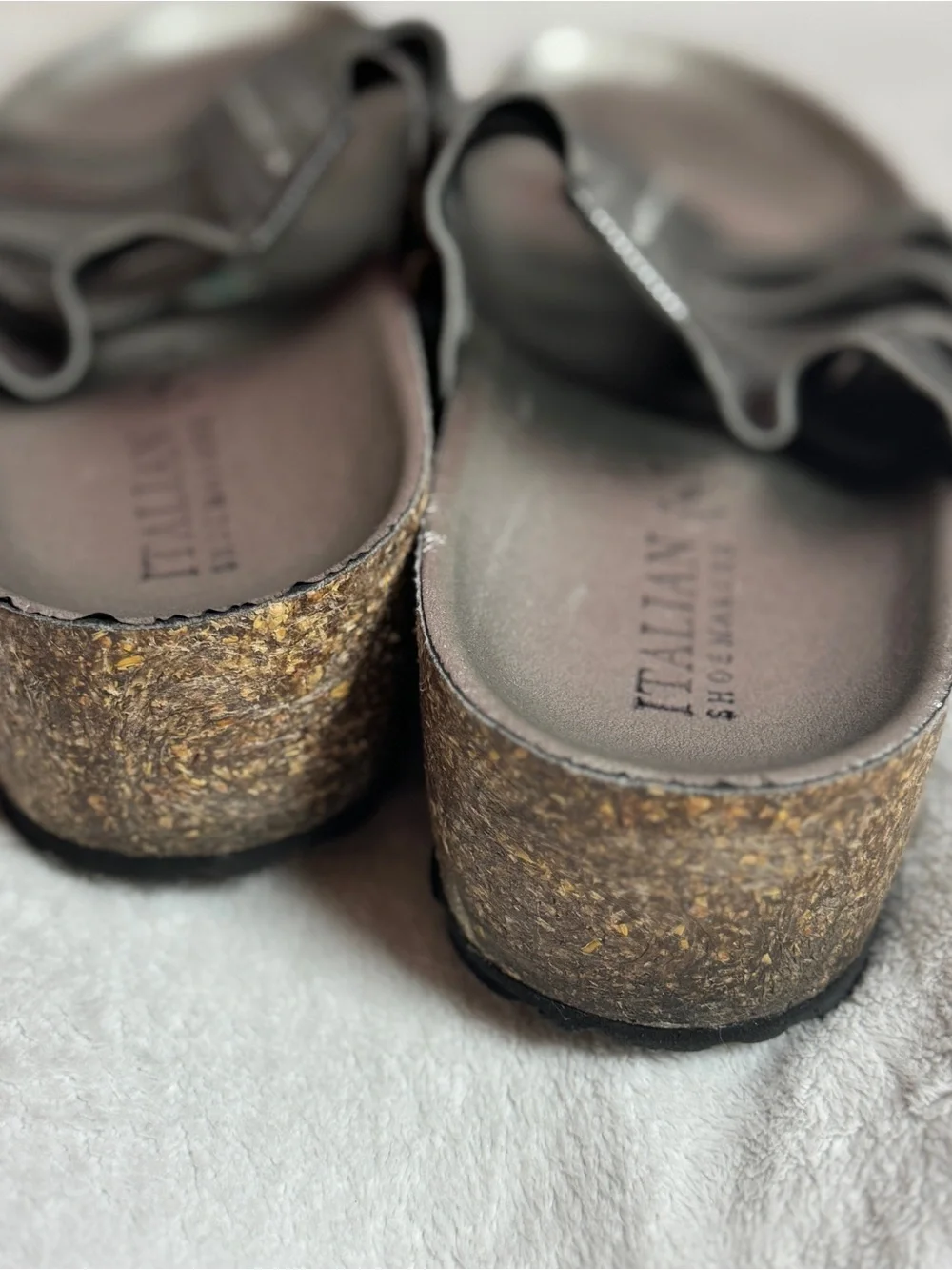 Italian Shoemakers Silver Slip On Sandals with Bling Womens Sz 9.5 Made In Italy